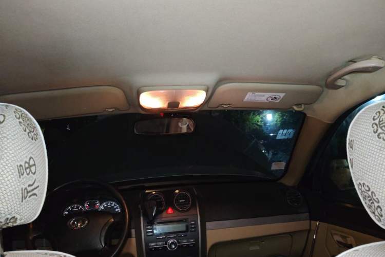 Used Haval H5 Classic 2010 European-style 2.0L Two-Wheel-Drive Luxury Model Headliner