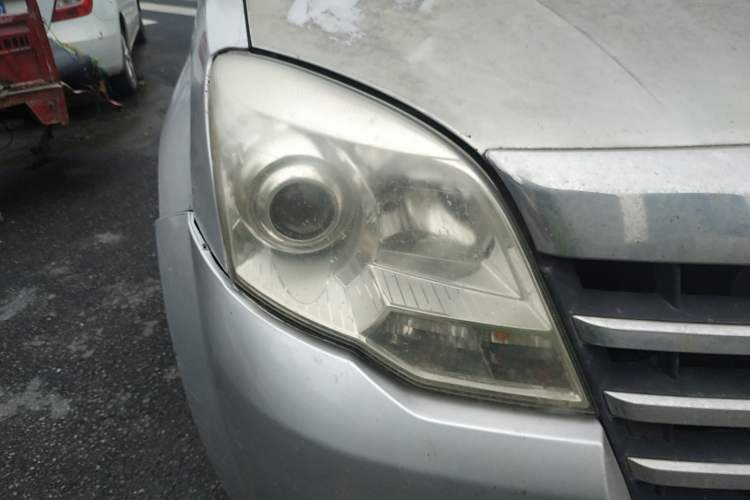 Used Haval H5 Classic 2010 Zhizun Edition 2.5 TCI Two-Wheel Drive Comfort Model Right Front Headlight
