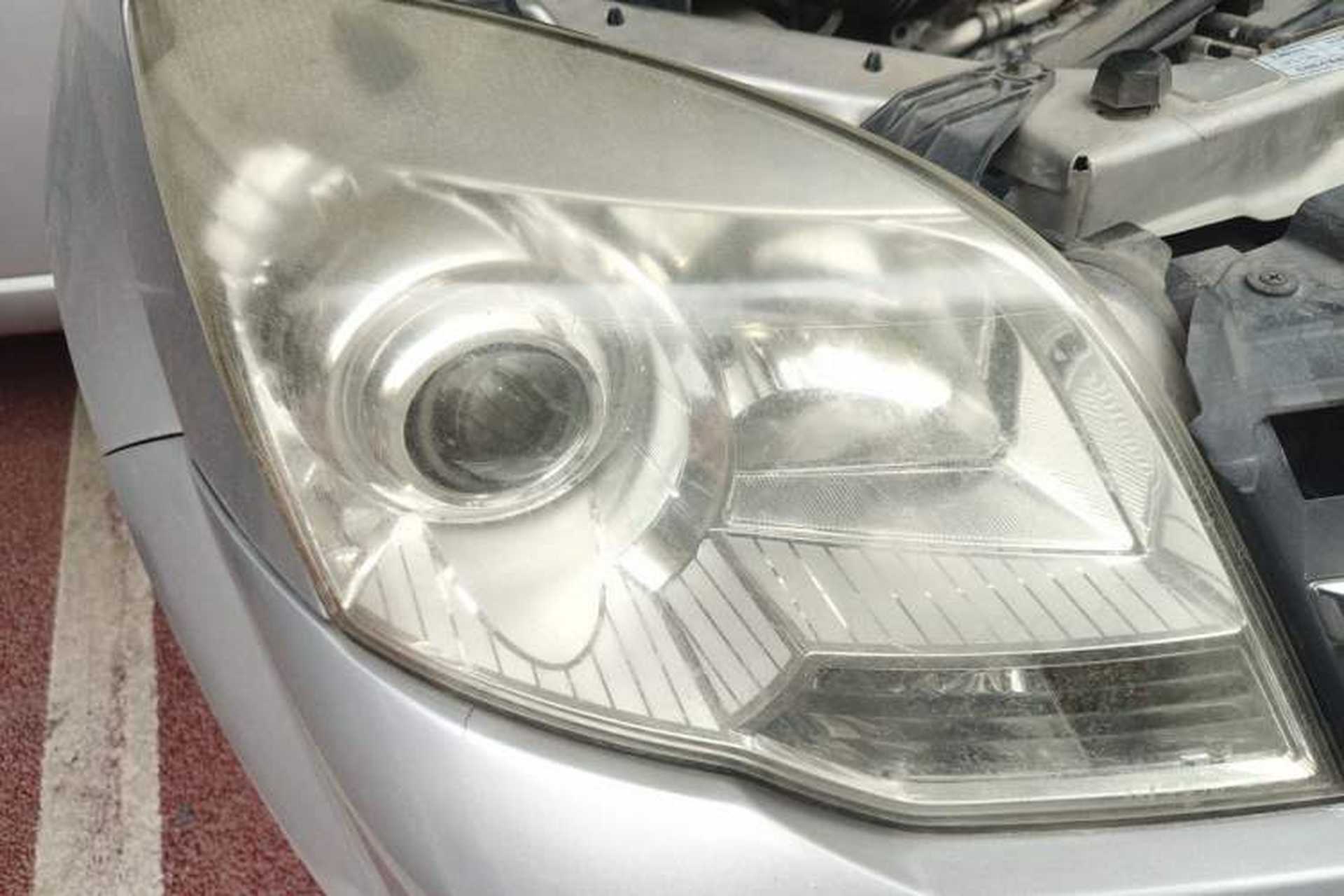 Used Haval H5 Classic 2010 Zhizun Edition 2.5 TCI Two-Wheel-Drive Luxury Model Right Front Headlight