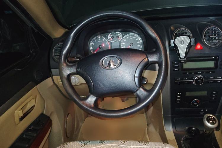 Used Haval H5 Classic 2010 European-style 2.0L Two-Wheel-Drive Luxury Model Steering Wheel