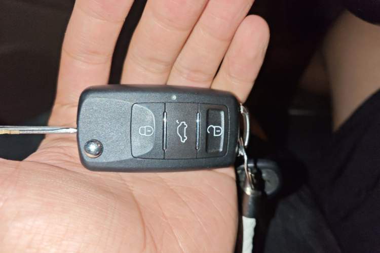 Used Haval H5 Classic 2010 European-style Version Green & Quiet 2.0T Manual Two-Wheel Drive Comfort Edition Vehicle Key
