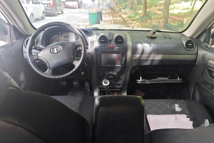 Used Haval H5 Classic 2010 Zhizun Edition 2.5 TCI Two-Wheel Drive Comfort Model Center Console