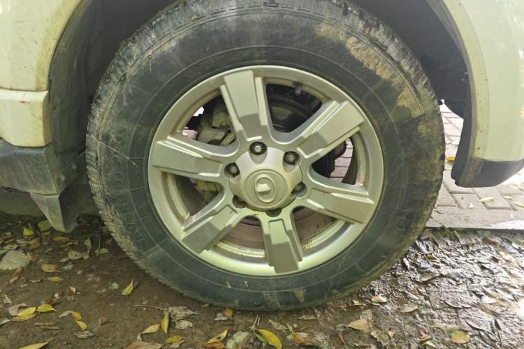 Used Haval H5 Classic 2010 Zhizun Edition 2.5 TCI Two-Wheel Drive Comfort Model Right Front Wheel Hub