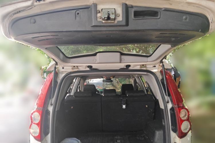 Used Haval H5 Classic 2010 Zhizun Edition 2.5 TCI Two-Wheel Drive Comfort Model Trunk