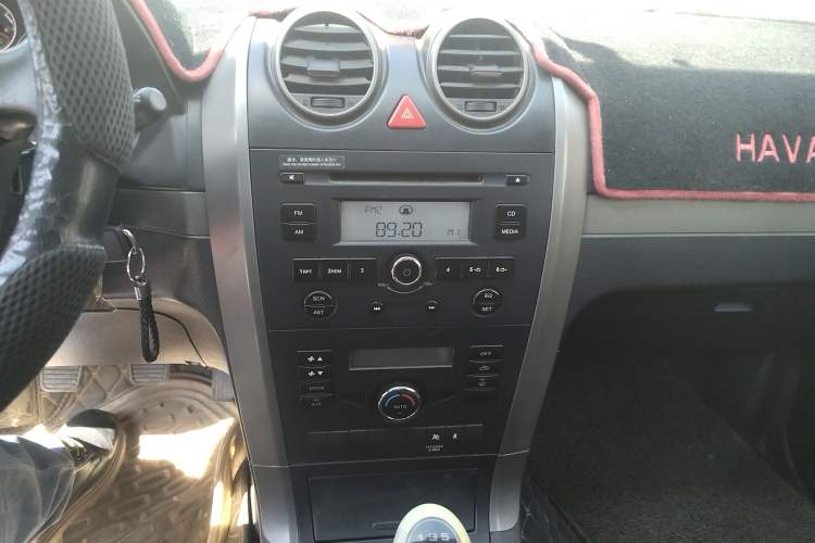Used Haval H5 Classic 2011 Zhizun Edition 2.0L Two-Wheel Drive Luxury Model Audio And AC Panel