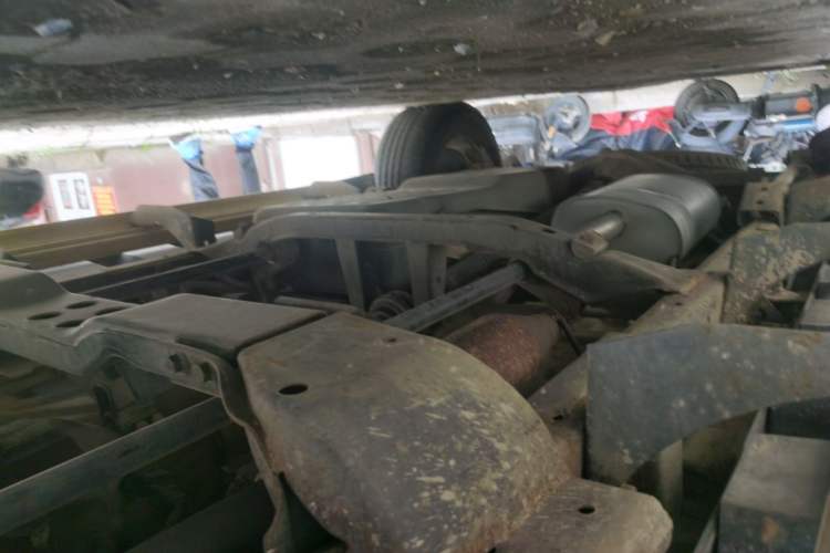 Used Haval H5 Classic 2011 Zhizun Edition 2.0L Two-Wheel Drive Luxury Model Chassis Front Right
