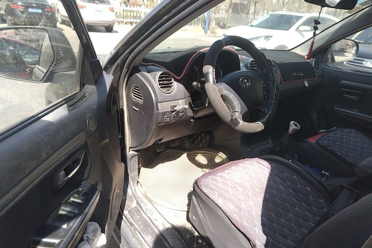 Used Haval H5 Classic 2011 Zhizun Edition 2.0L Two-Wheel Drive Luxury Model Driver Seat