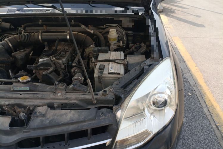 Used Haval H5 Classic 2011 Zhizun Edition 2.0L Two-Wheel Drive Luxury Model Engine Bay Left