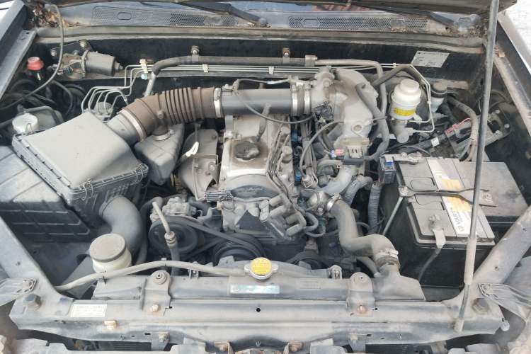 Used Haval H5 Classic 2011 Zhizun Edition 2.4L Four-Wheel Drive Deluxe Differential Version Engine Bay