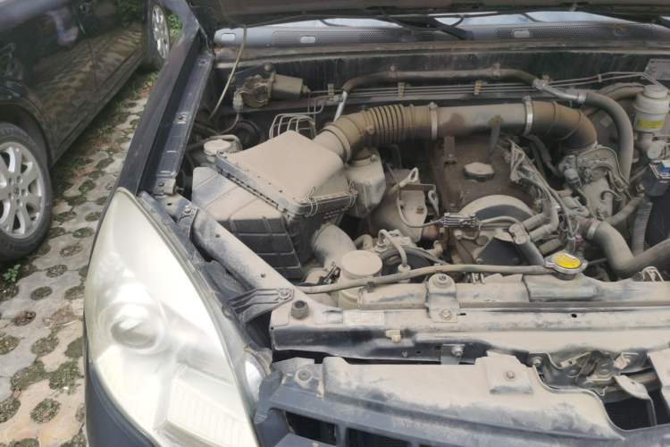 Used Haval H5 Classic 2011 Zhizun Edition 2.0L Two-Wheel Drive Luxury Model Engine Bay Right