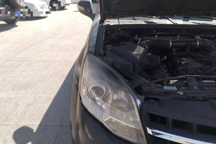 Used Haval H5 Classic 2011 Zhizun Edition 2.0L Two-Wheel Drive Luxury Model Engine Bay Right
