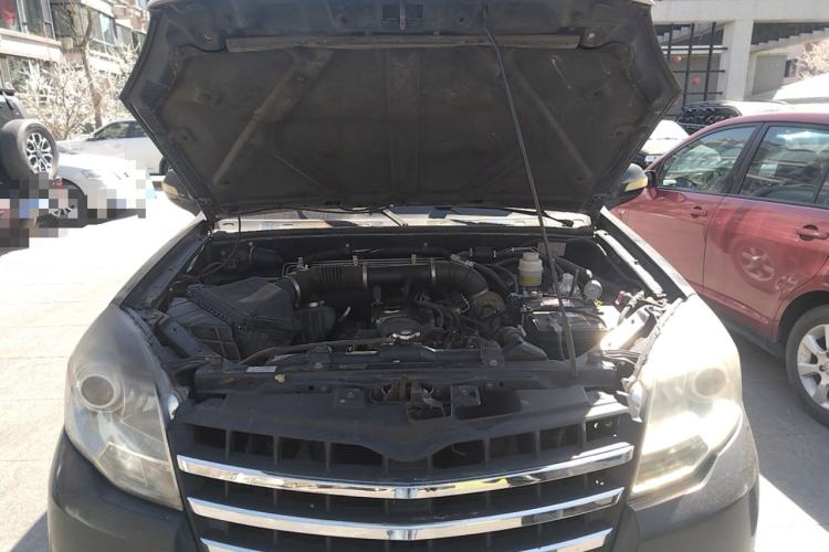 Used Haval H5 Classic 2011 Zhizun Edition 2.0L Two-Wheel Drive Luxury Model Engine Bay