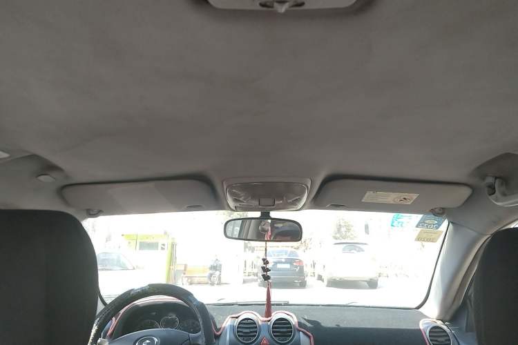 Used Haval H5 Classic 2011 Zhizun Edition 2.0L Two-Wheel Drive Luxury Model Headliner