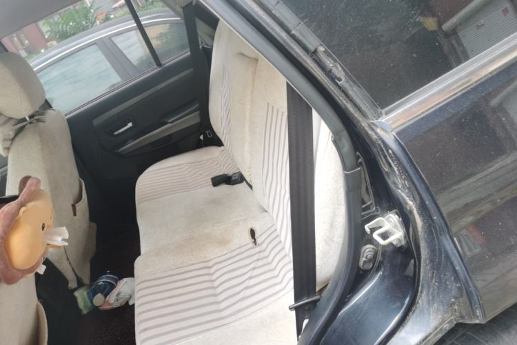 Used Haval H5 Classic 2011 Zhizun Edition 2.0L Two-Wheel Drive Luxury Model Left Rear Seat