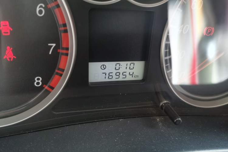 Used Haval H5 Classic 2011 Zhizun Edition 2.0L Two-Wheel Drive Luxury Model Odometer Close Up