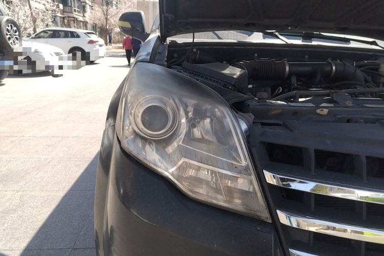 Used Haval H5 Classic 2011 Zhizun Edition 2.0L Two-Wheel Drive Luxury Model Right Front Headlight