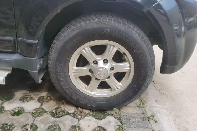 Used Haval H5 Classic 2011 Zhizun Edition 2.0L Two-Wheel Drive Luxury Model Right Front Wheel Hub