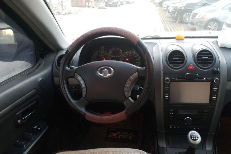 Used Haval H5 Classic 2011 Zhizun Edition 2.4L Four-Wheel Drive Deluxe Differential Version Steering Wheel