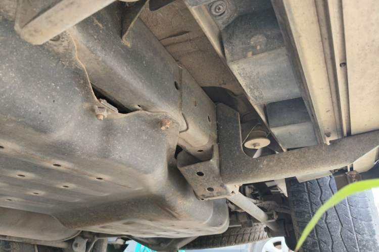 Used Haval H5 Classic 2011 Zhizun Edition 2.0L Two-Wheel Drive Luxury Model Chassis Rear Left