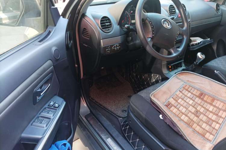 Used Haval H5 Classic 2011 Zhizun Edition 2.4L Four-Wheel Drive Deluxe Differential Version Driver Seat