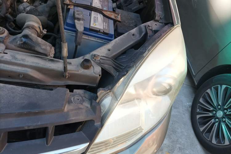 Used Haval H5 Classic 2011 Zhizun Edition 2.4L Four-Wheel Drive Deluxe Differential Version Engine Bay Left