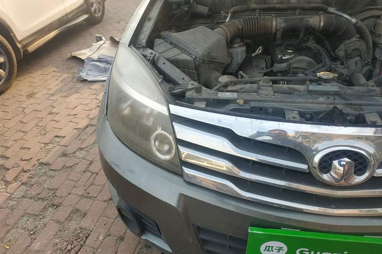 Used Haval H5 Classic 2011 Zhizun Edition 2.0L Two-Wheel Drive Luxury Model Engine Bay Right