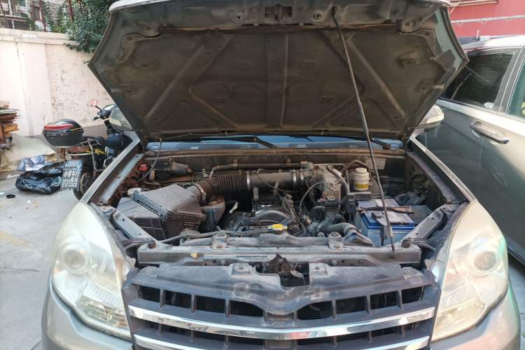 Used Haval H5 Classic 2011 Zhizun Edition 2.4L Four-Wheel Drive Deluxe Differential Version Engine Bay