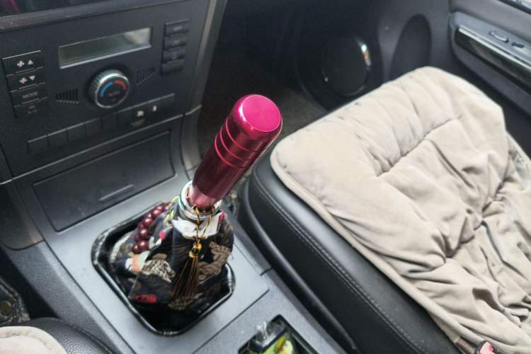 Used Haval H5 Classic 2011 Zhizun Edition 2.0L Two-Wheel Drive Luxury Model Gear Lever