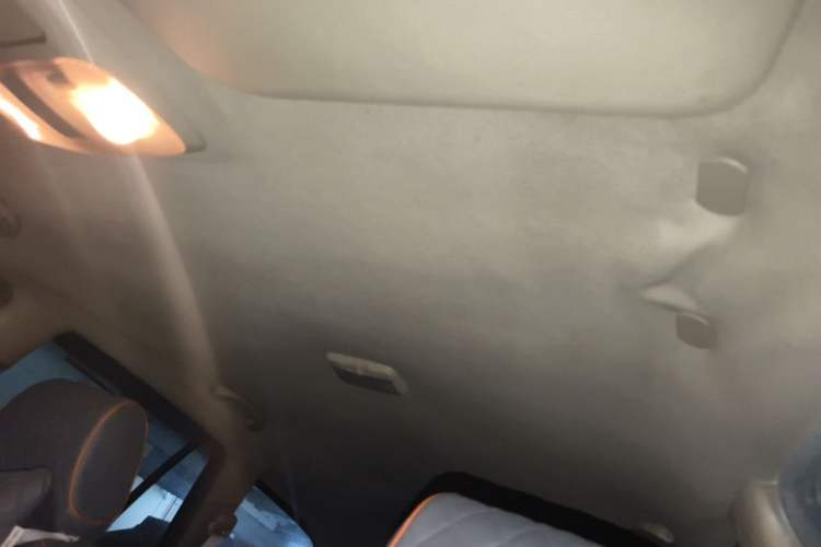 Used Haval H5 Classic 2011 European-style Version Green Quiet 2.0T Automatic 2WD Comfort Model Headliner