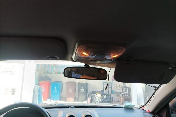 Used Haval H5 Classic 2011 Zhizun Edition 2.4L Four-Wheel Drive Deluxe Differential Version Headliner