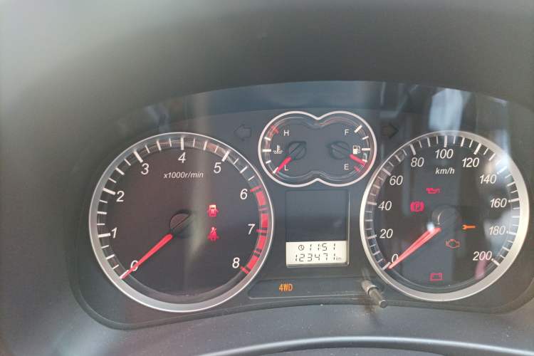 Used Haval H5 Classic 2011 Zhizun Edition 2.4L Four-Wheel Drive Deluxe Differential Version Instrument Cluster