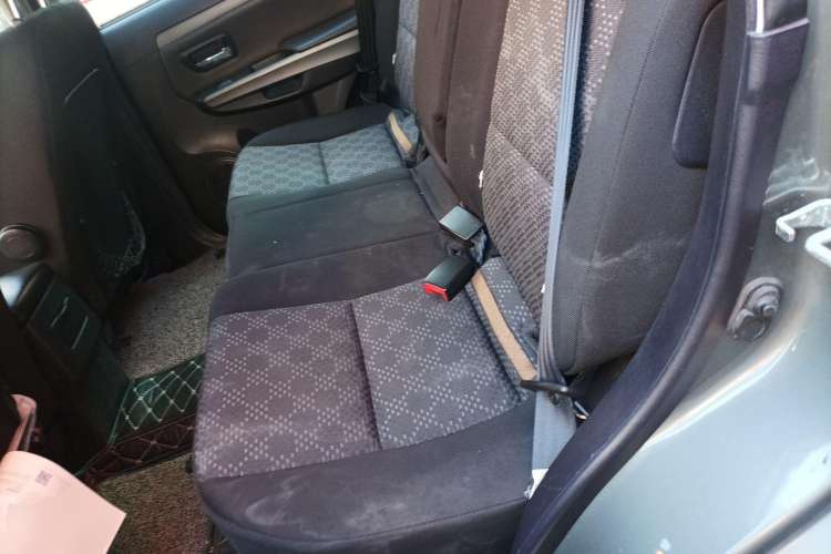 Used Haval H5 Classic 2011 Zhizun Edition 2.4L Four-Wheel Drive Deluxe Differential Version Left Rear Seat