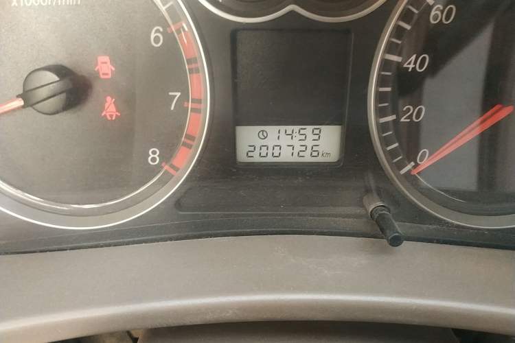 Used Haval H5 Classic 2011 Zhizun Edition 2.0L Two-Wheel Drive Luxury Model Odometer Close Up