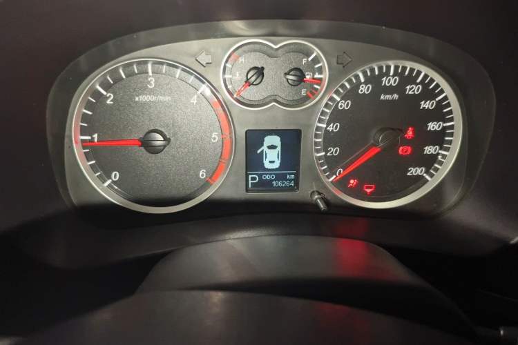 Used Haval H5 Classic 2011 European-style Version Green Quiet 2.0T Automatic 2WD Comfort Model Odometer Close Up