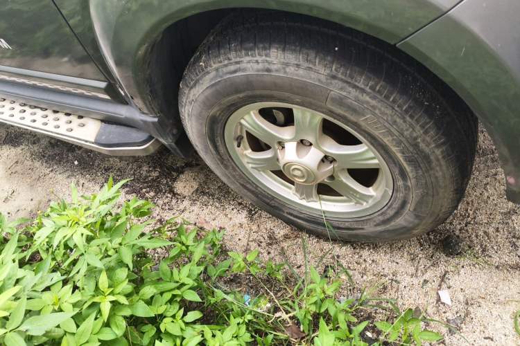 Used Haval H5 Classic 2011 Zhizun Edition 2.0L Two-Wheel Drive Luxury Model Right Front Wheel Hub