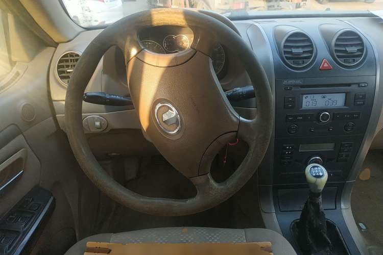 Used Haval H5 Classic 2011 Zhizun Edition 2.0L Two-Wheel Drive Luxury Model Steering Wheel