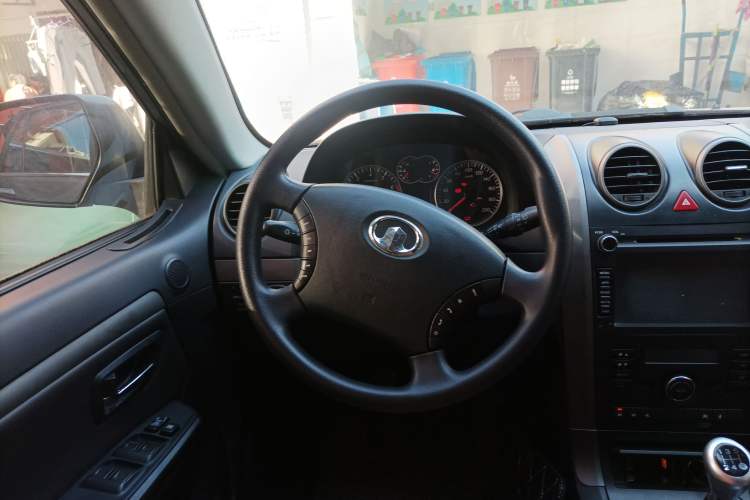 Used Haval H5 Classic 2011 Zhizun Edition 2.4L Four-Wheel Drive Deluxe Differential Version Steering Wheel