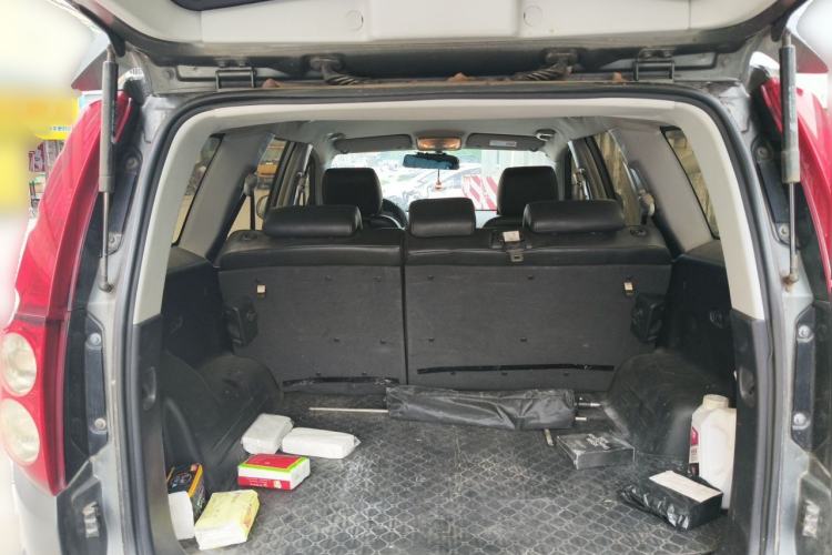 Used Haval H5 Classic 2011 Zhizun Edition 2.0L Two-Wheel Drive Luxury Model Trunk