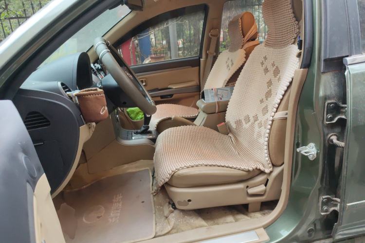 Used Haval H5 Classic 2011 European-style Green Silence 2.0T Automatic Two-Wheel Drive Luxury Model Left Front Seat