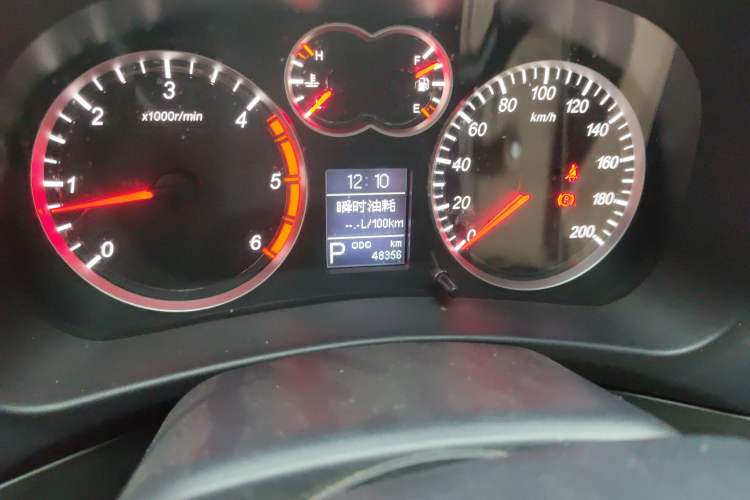 Used Haval H5 Classic 2011 European-style Green Silence 2.0T Automatic Two-Wheel Drive Luxury Model Odometer Close Up