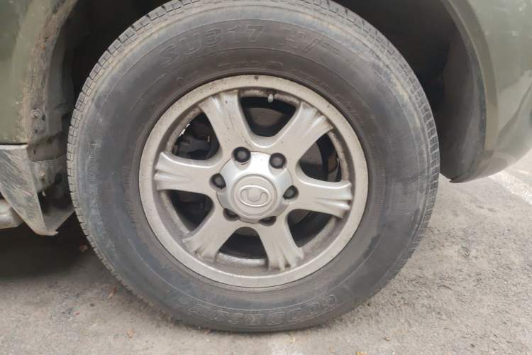Used Haval H5 Classic 2011 European-style Green Silence 2.0T Automatic Two-Wheel Drive Luxury Model Right Front Wheel Hub
