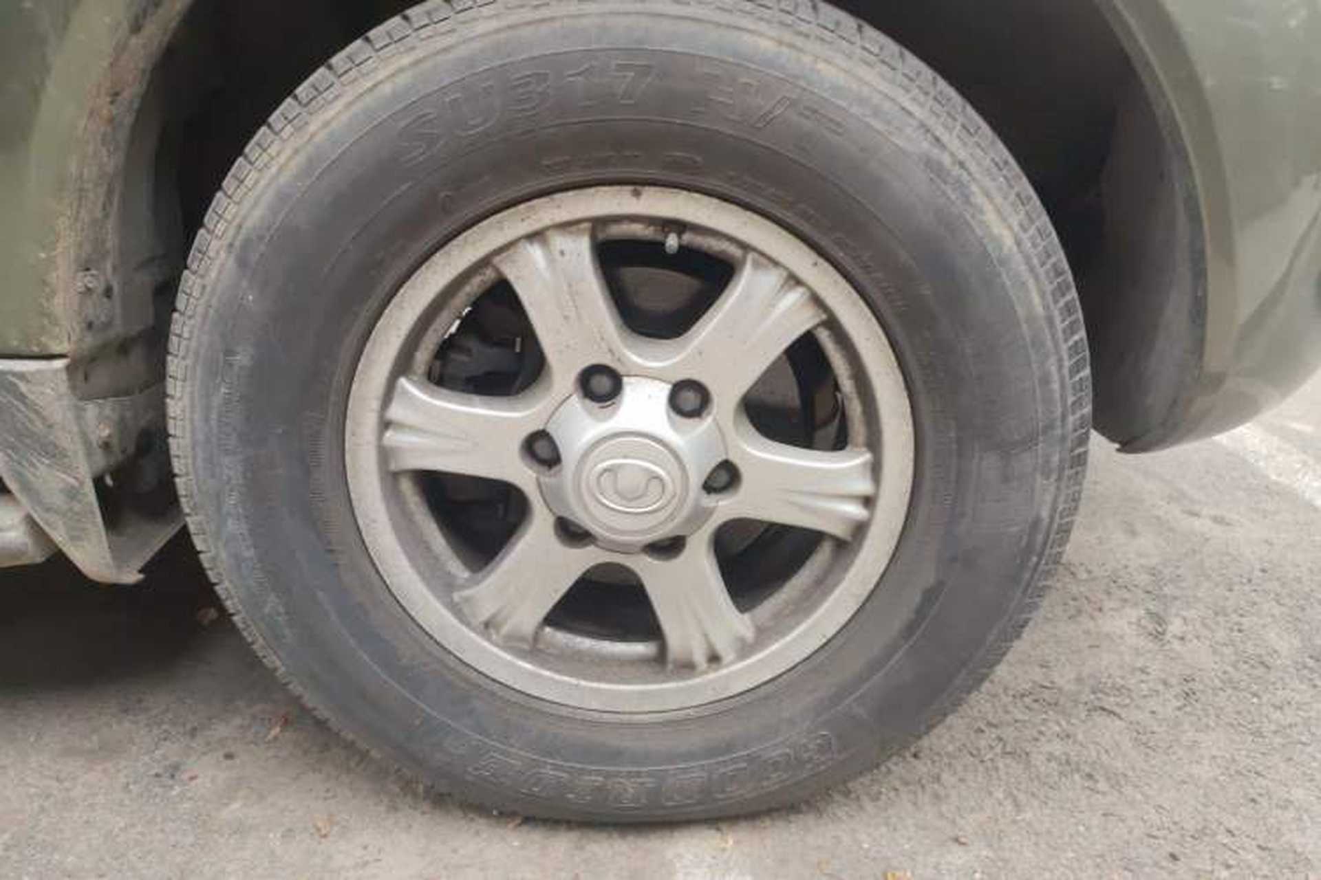 Used Haval H5 Classic 2011 European-style Green Silence 2.0T Automatic Two-Wheel Drive Luxury Model Right Front Wheel Hub
