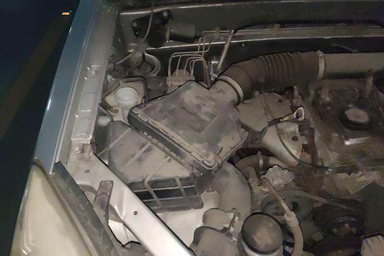 Used Haval H5 Classic 2011 Zhizun Edition 2.0L Two-Wheel Drive Luxury Model Engine Bay Right