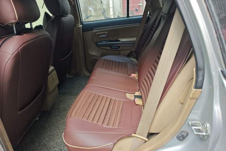 Used Haval H5 Classic 2011 European-style Version Green Quiet 2.0T Automatic 2WD Comfort Model Left Rear Seat