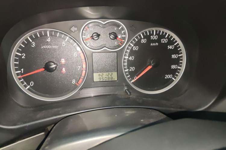 Used Haval H5 Classic 2011 Zhizun Edition 2.0L Two-Wheel Drive Luxury Model Odometer Close Up
