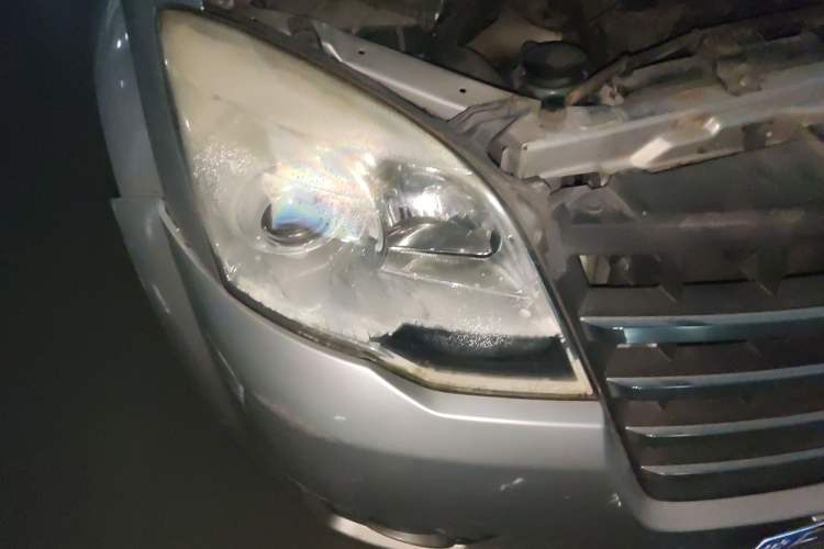 Used Haval H5 Classic 2011 Zhizun Edition 2.0L Two-Wheel Drive Luxury Model Right Front Headlight