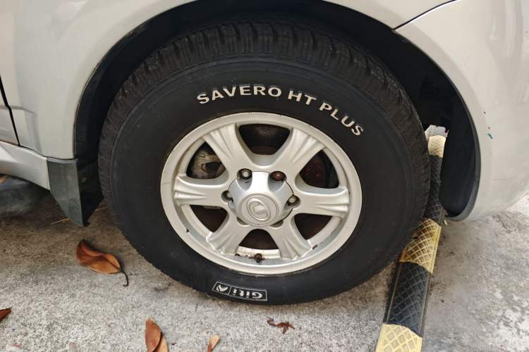 Used Haval H5 Classic 2011 European-style Version Green Quiet 2.0T Automatic 2WD Comfort Model Right Front Wheel Hub