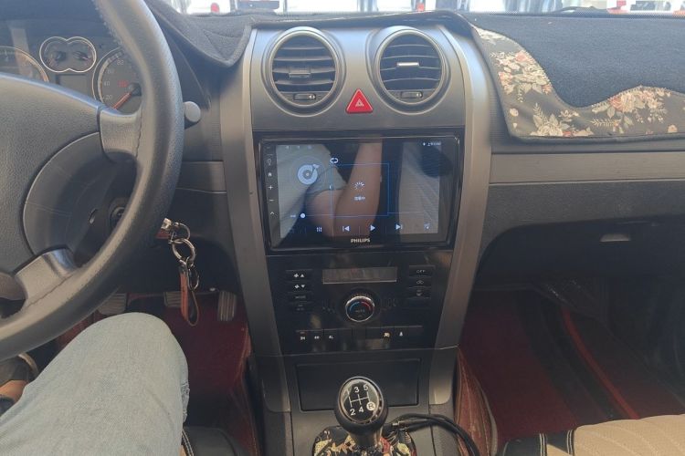 Used Haval H5 Classic 2011 Zhizun Edition 2.4L Four-Wheel Drive Deluxe Differential Version Audio And AC Panel