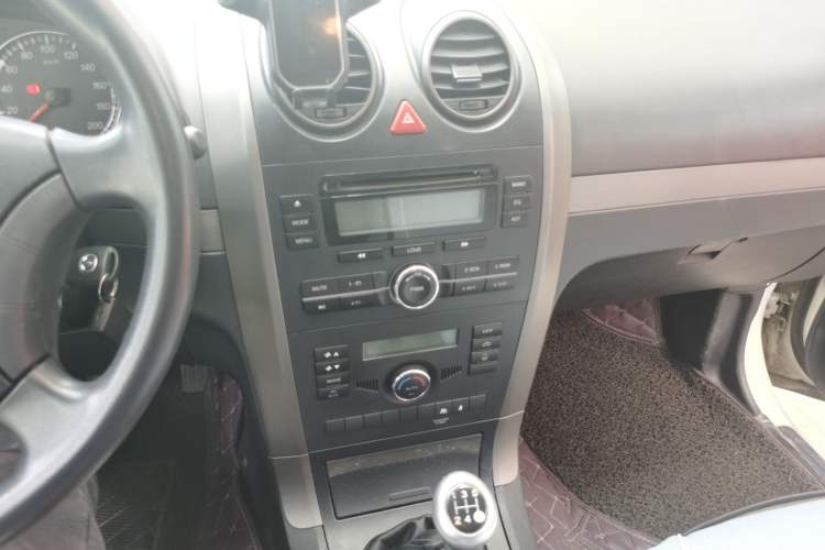 Used Haval H5 Classic 2011 Zhizun Edition 2.0L Two-Wheel Drive Elite Model Audio And AC Panel