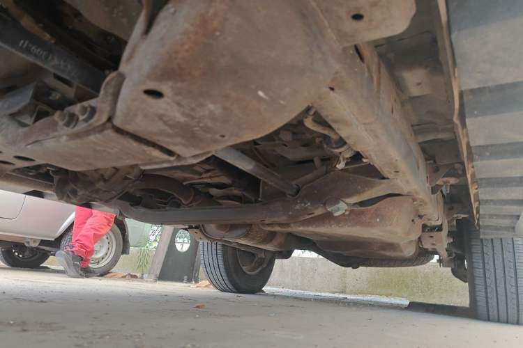 Used Haval H5 Classic 2011 Zhizun Edition 2.4L Four-Wheel Drive Deluxe Differential Version Chassis Front Left
